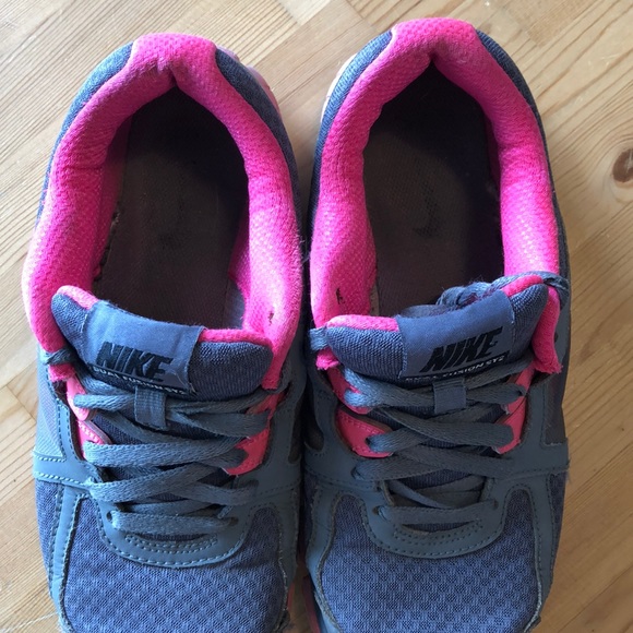 Nike Runners - Picture 2 of 5